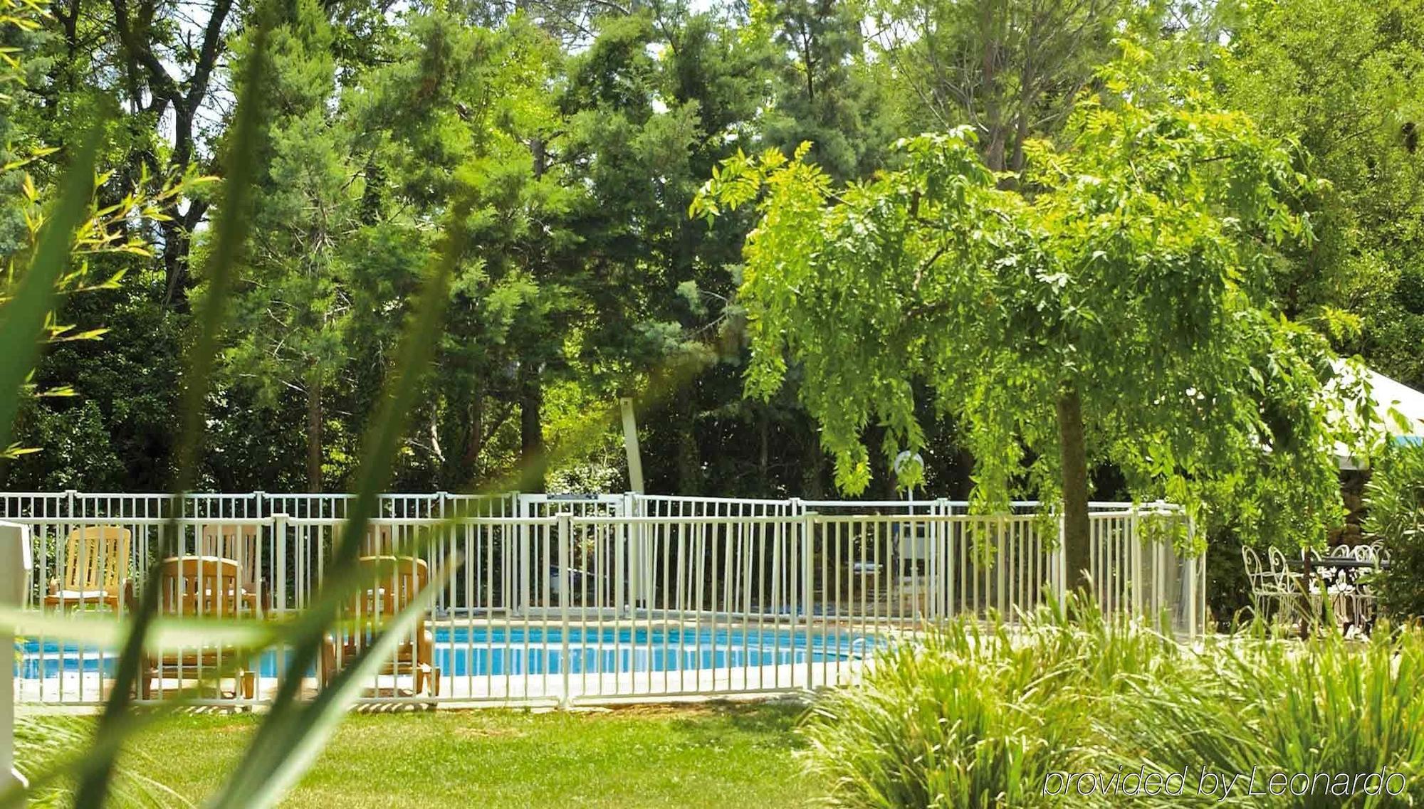 Ibis Budget Brignoles Provence Exterior foto